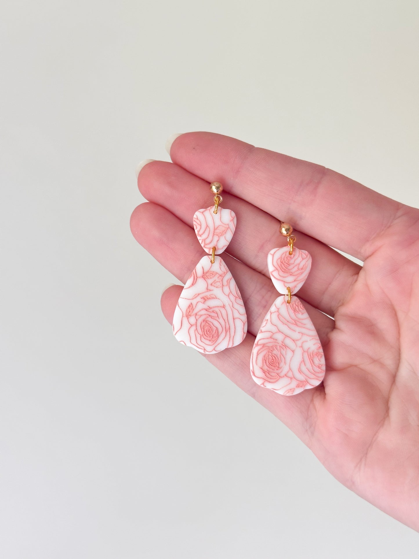 Pendientes con estampado de rosas