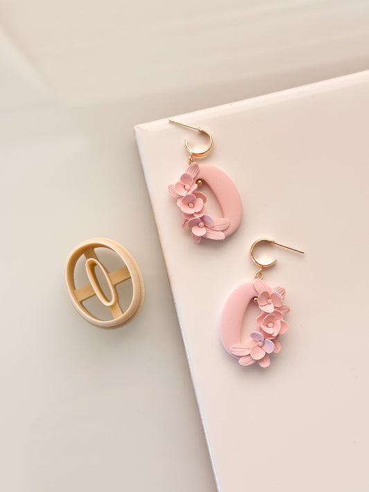 Soft Oval Statement Clay Cutter