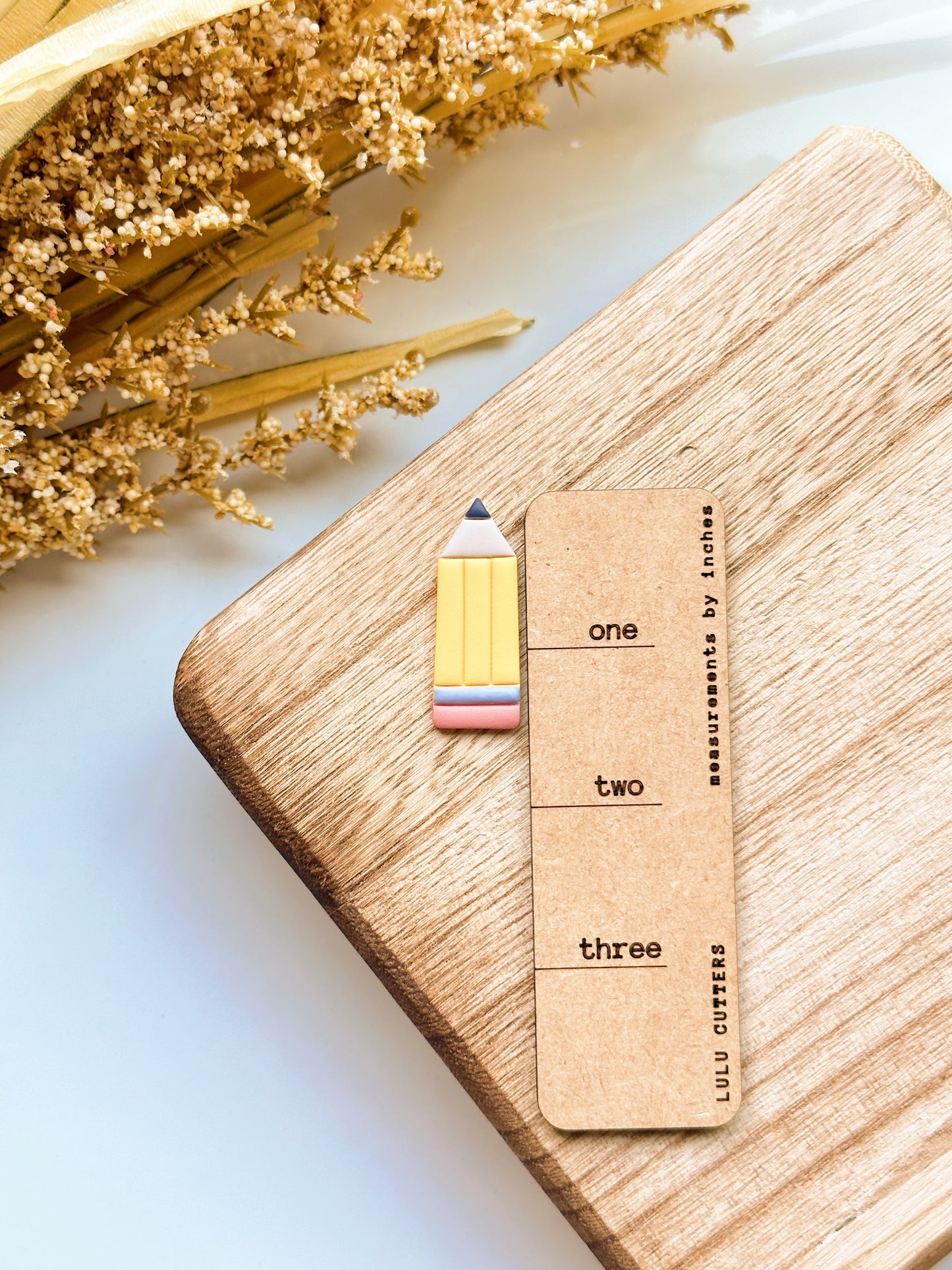Emporte-pièce en argile pour crayon en relief