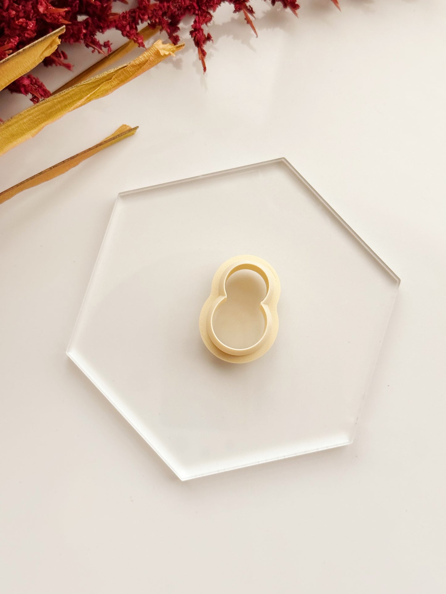 Emporte-pièce en argile en forme de bonhomme de neige