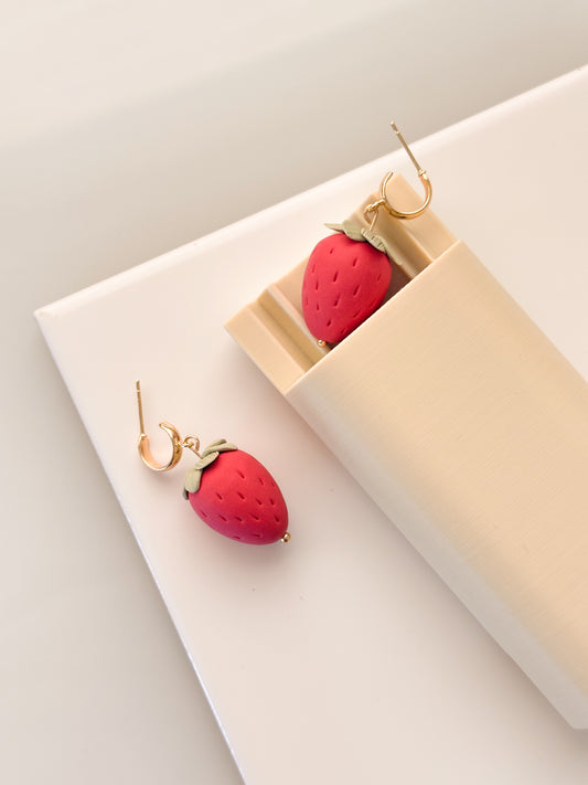 Strawberry Clay Roller Clay Cutter