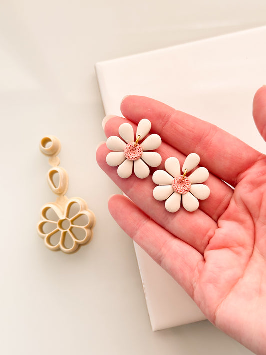 Daisy Builder (Full Cut Through, No Embossing) Clay Cutter Set
