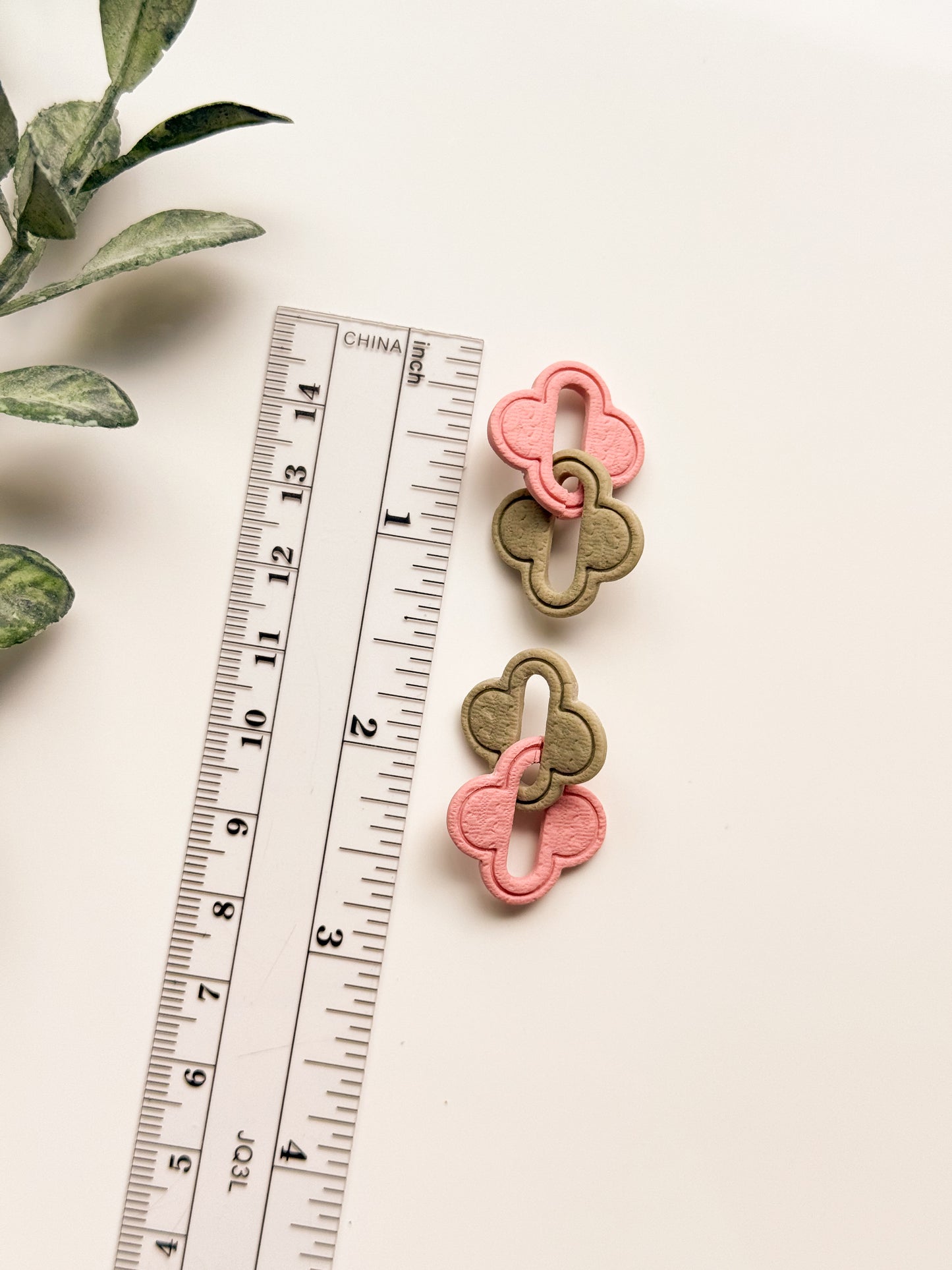 Bordered Link Clay Cutter