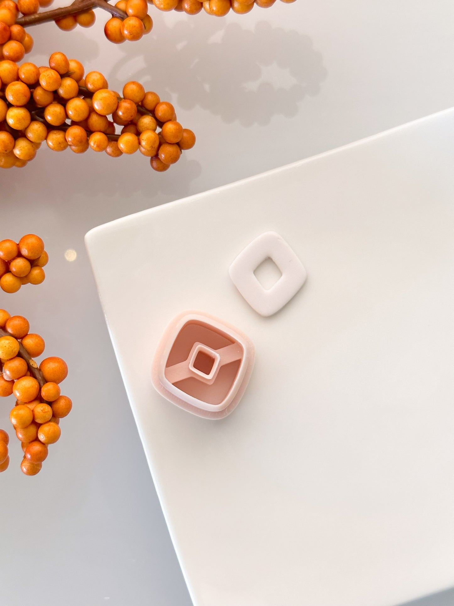 Classic Windowed Rounded Diamond Clay Cutter