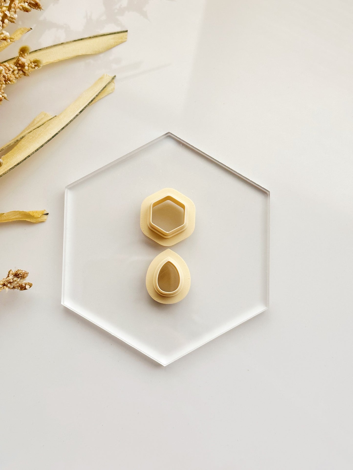 Ensemble d'emporte-pièces pour argile en forme d'hexagone et de larme