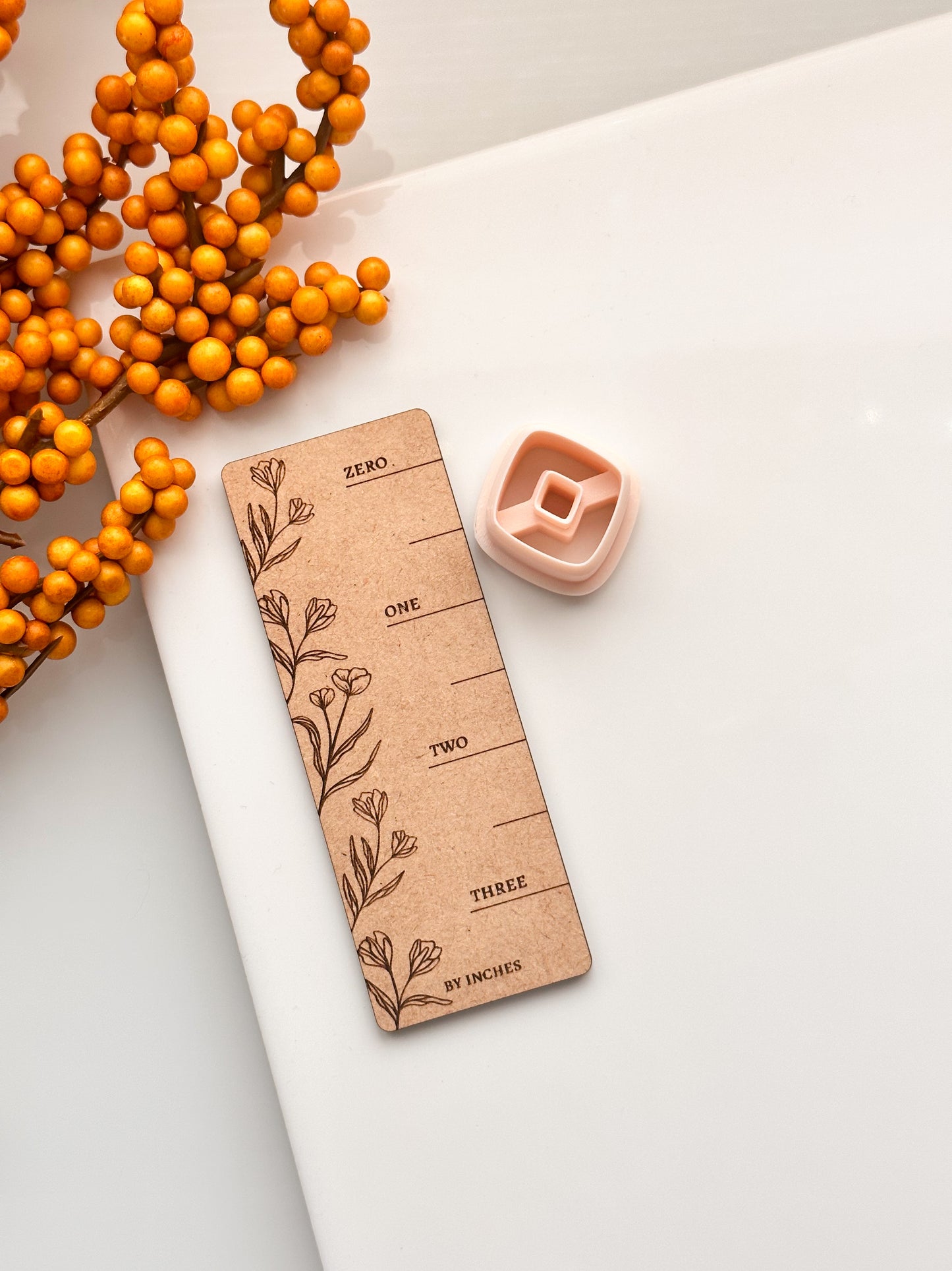 Classic Windowed Rounded Diamond Clay Cutter