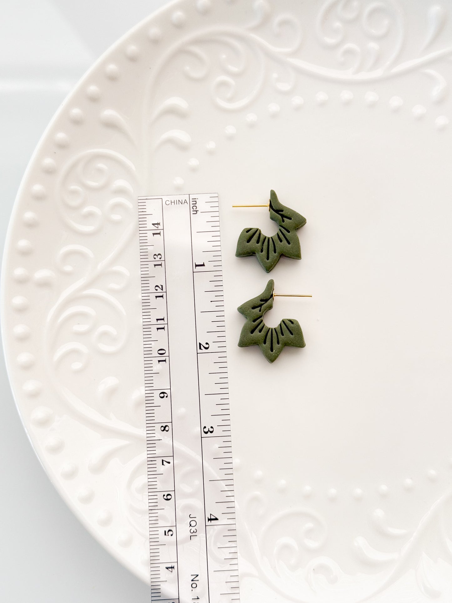 Embossed Leaf Hoop Clay Cutter