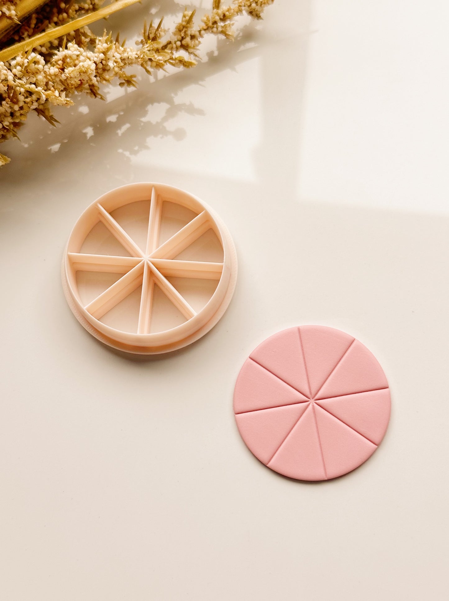 1/8 Color Wheel Embossed Clay Cutter