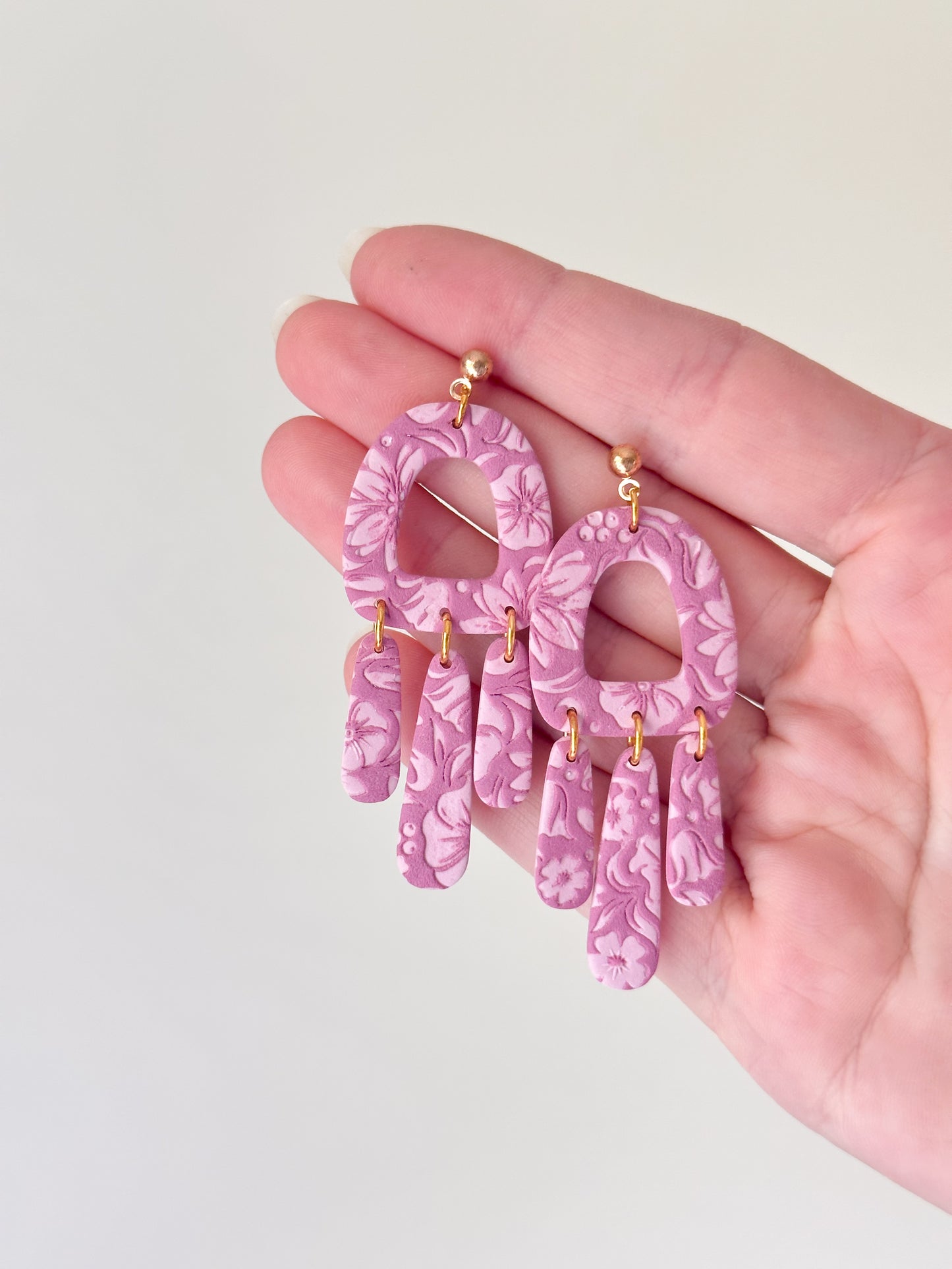 Pendientes violeta morado