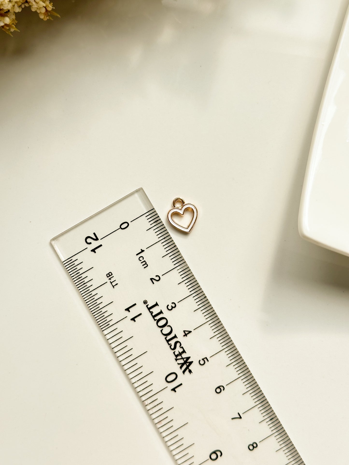 White Heart Charm (10 PCS)