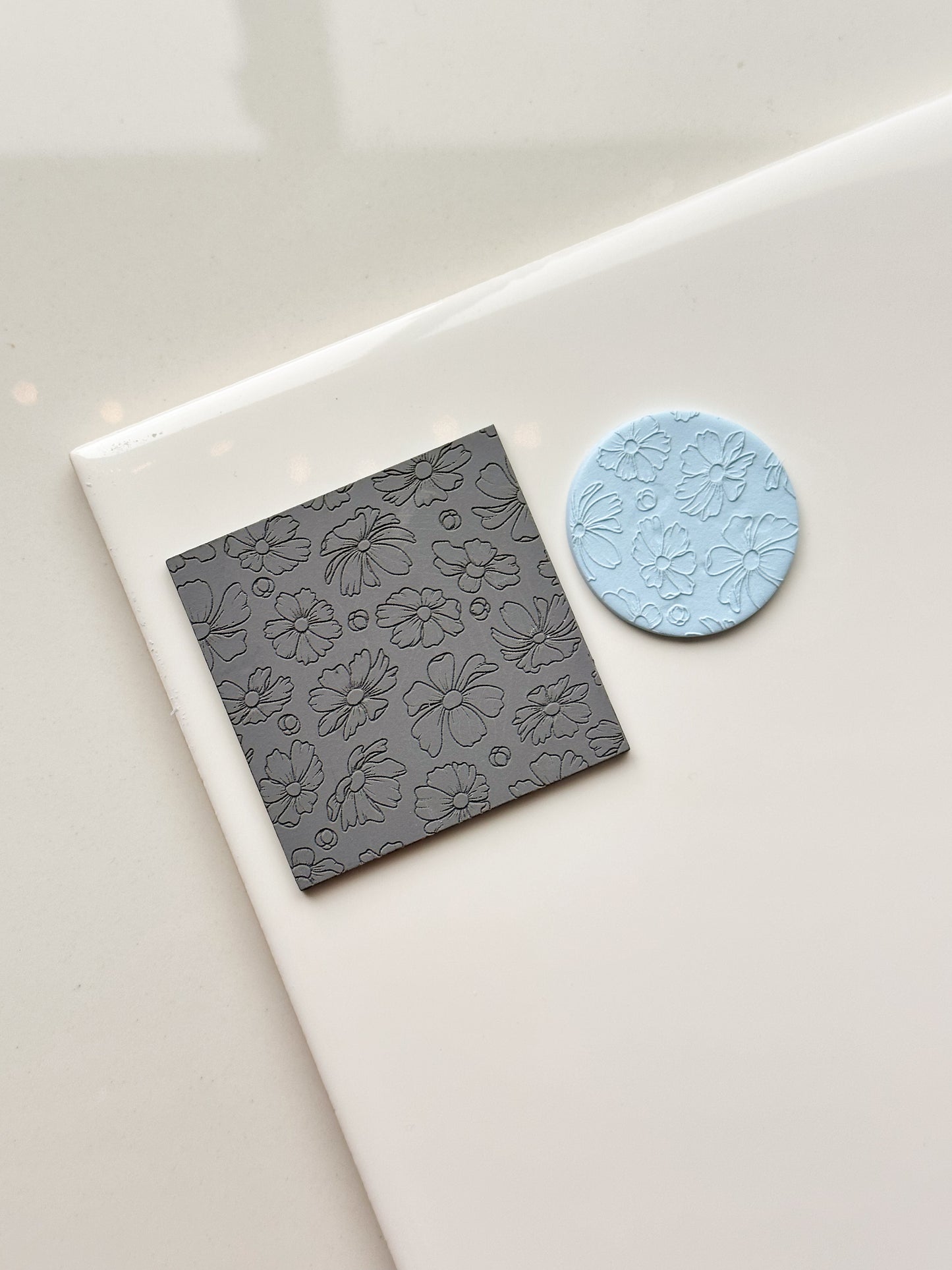 Floating Flowers | Mini Texture Square