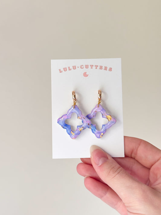 Boucles d'oreilles carrées festonnées