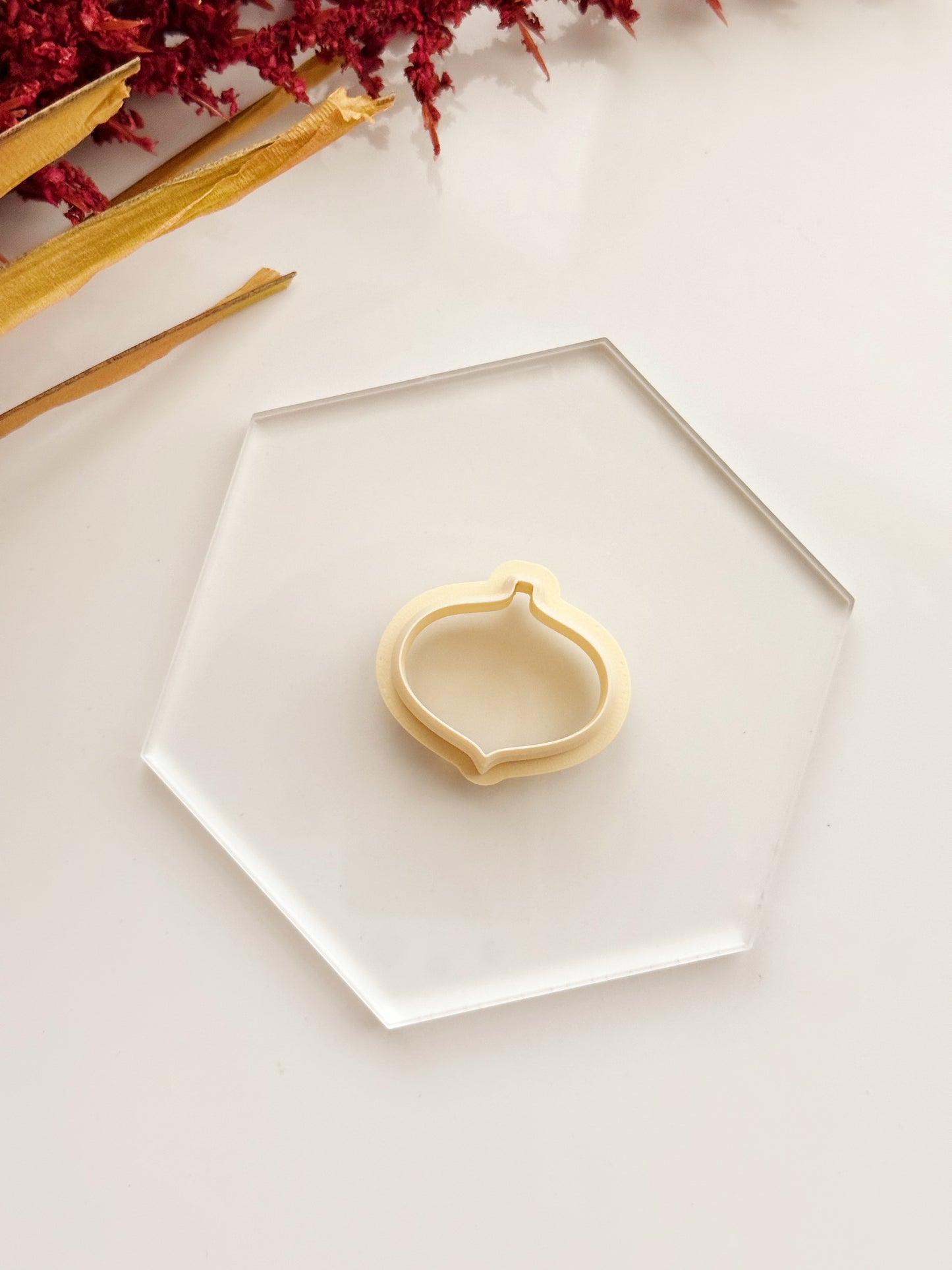 Coupe-argile ornement classique