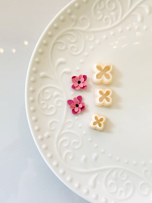 R Flower Trios 2 Clay Cutter