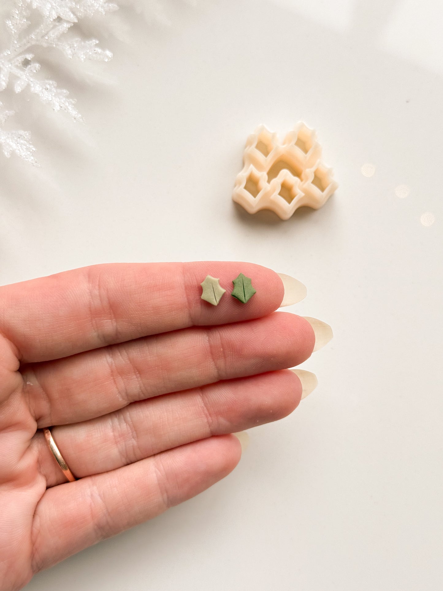 Holly Leaf Micro Cluster Clay Cutter