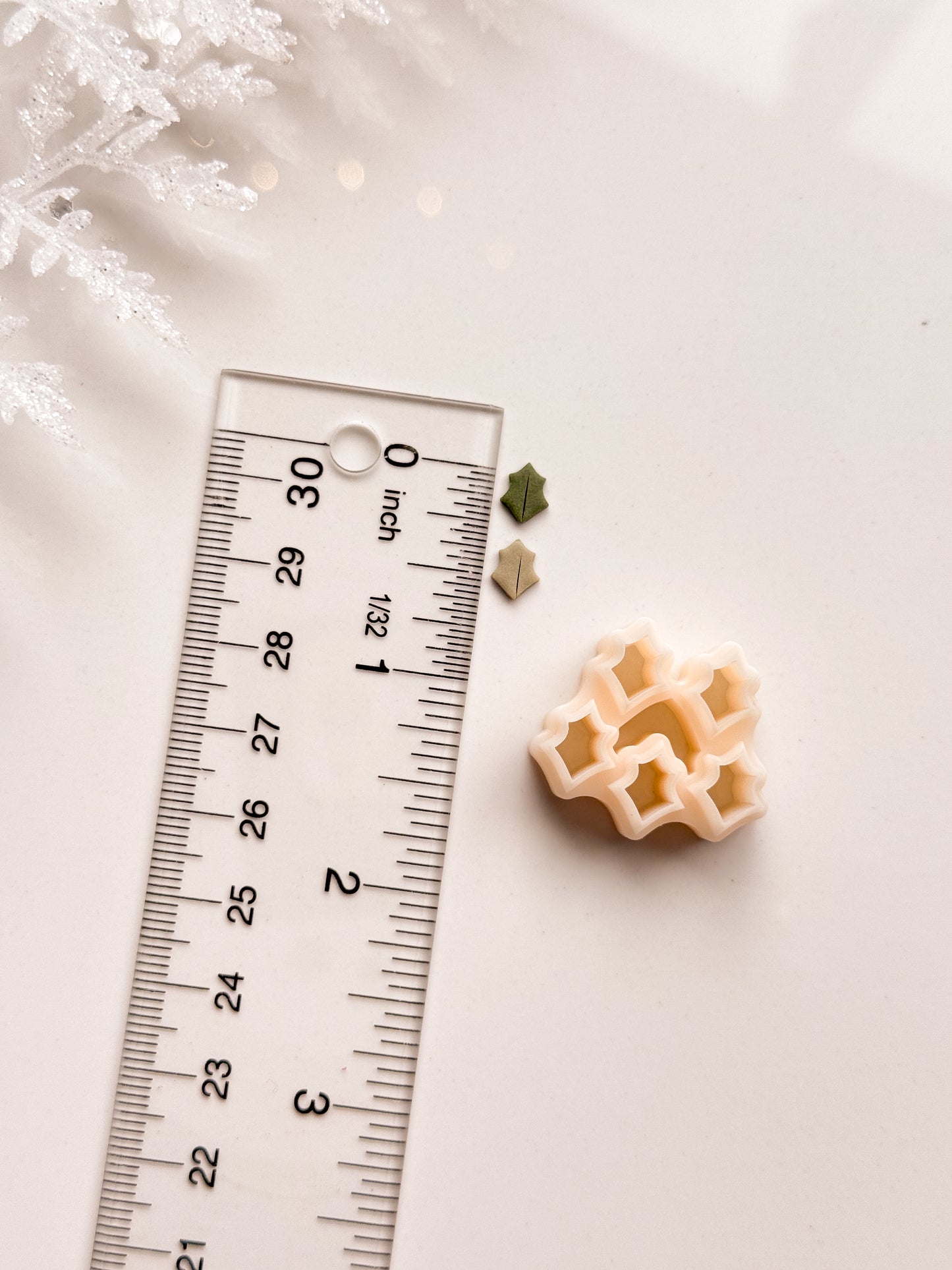 Holly Leaf Micro Cluster Clay Cutter
