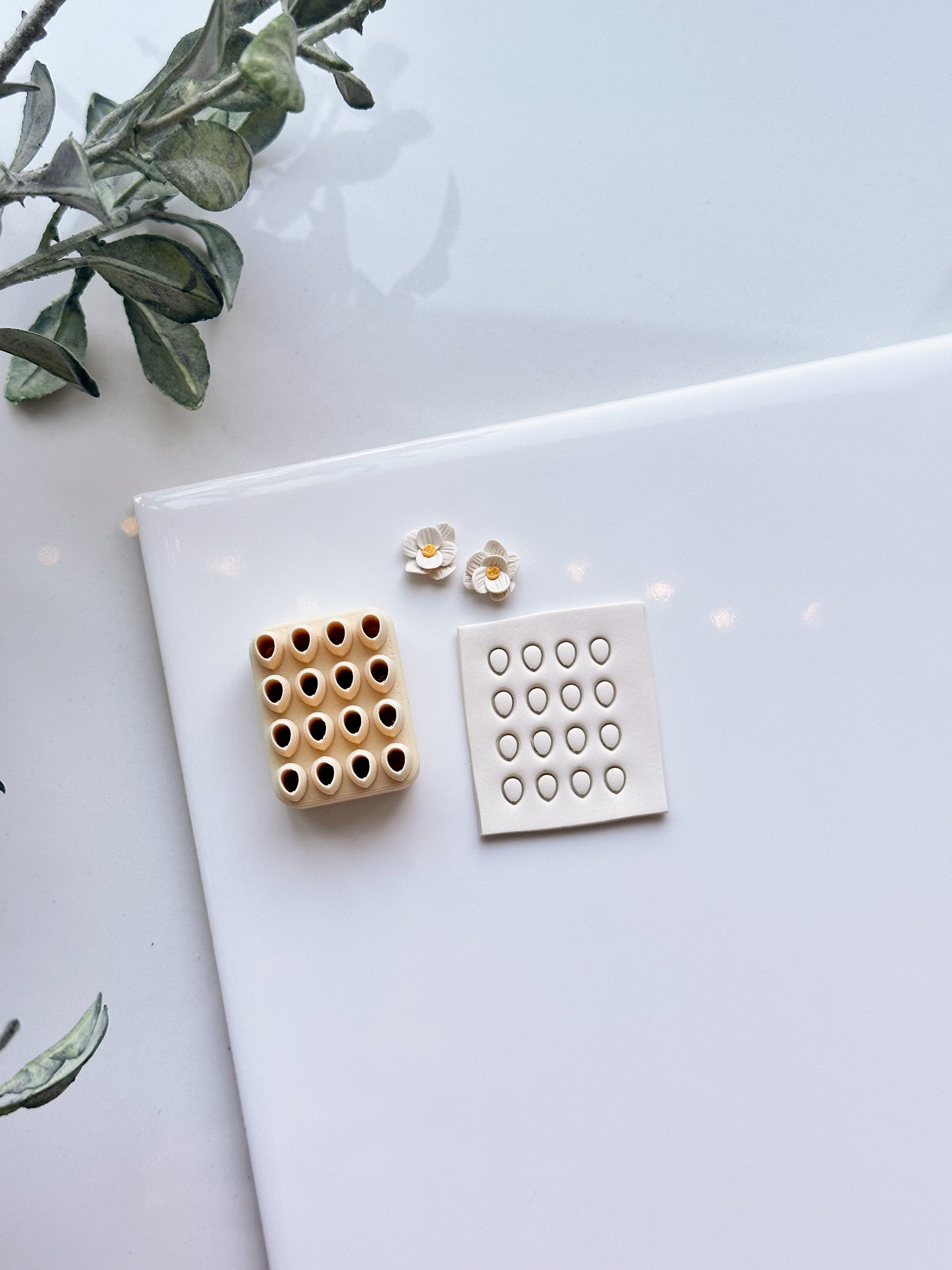 Micro Petal Plate Clay Cutter