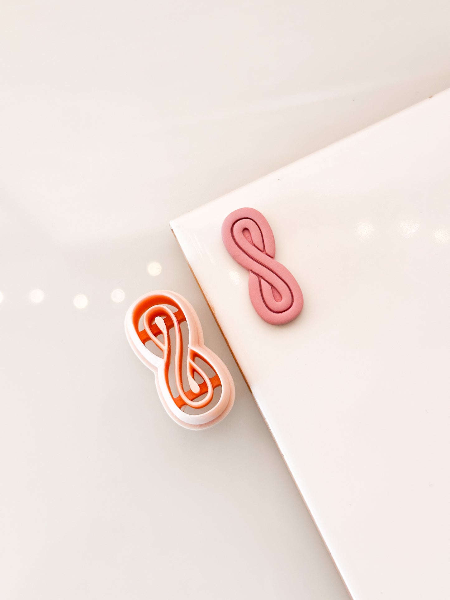 Extruded Infinity Sign Clay Cutter