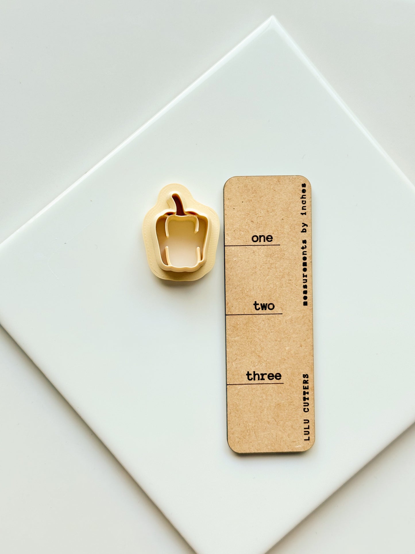 Cortador de arcilla para pimientos morrones