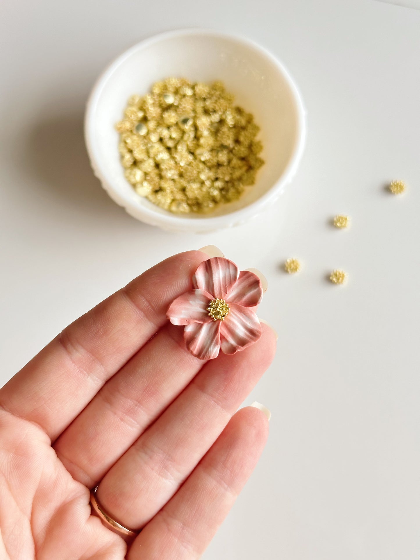 Breloque en forme de centre de fleur (10 pièces)