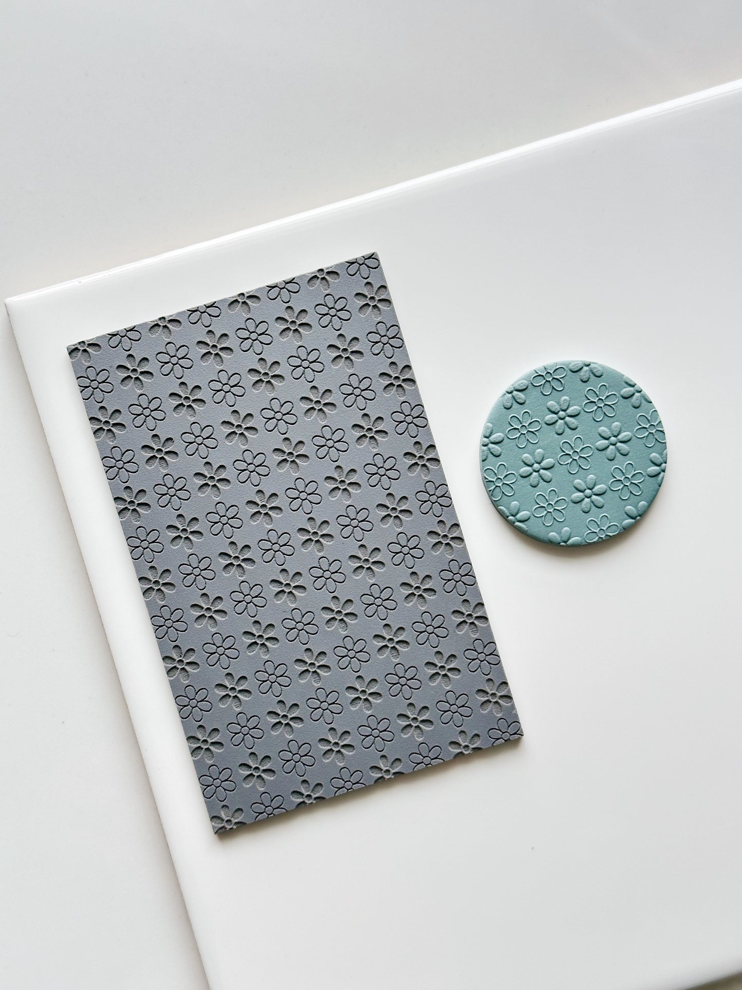 Reversed Flowers Texture Mat