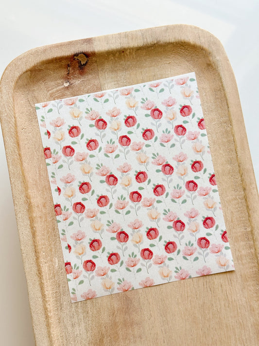 Feuille de transfert de fleurs rouges, roses et jaunes