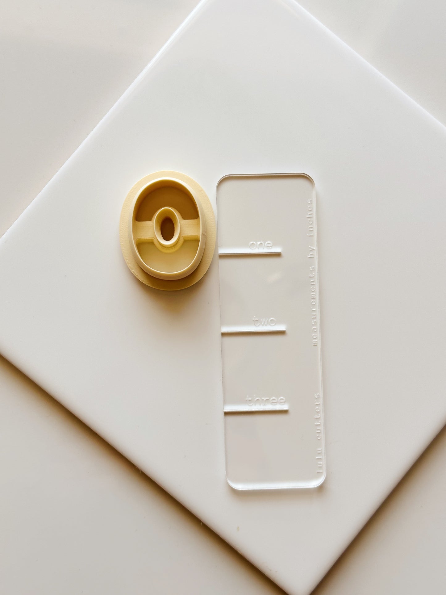 Coupe-argile ovale à fenêtre organique