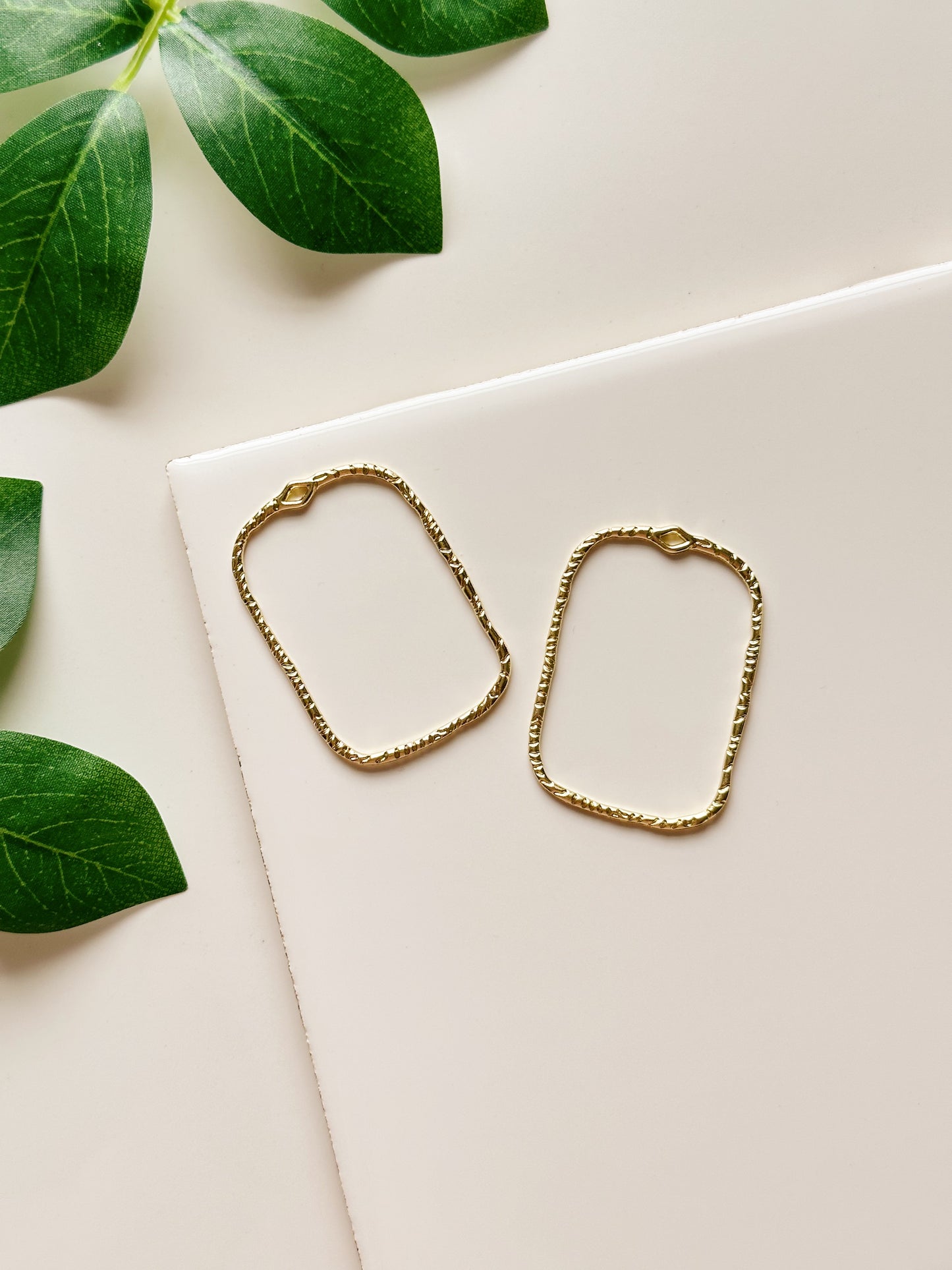 Textured Rectangle Bezel (2 PCS)