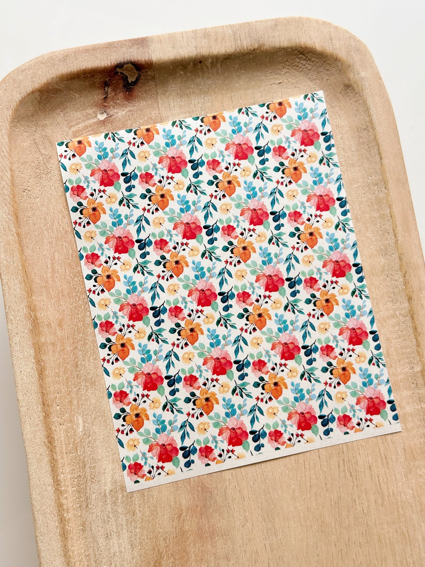 Feuille de transfert de fleurs à l'aquarelle vibrantes