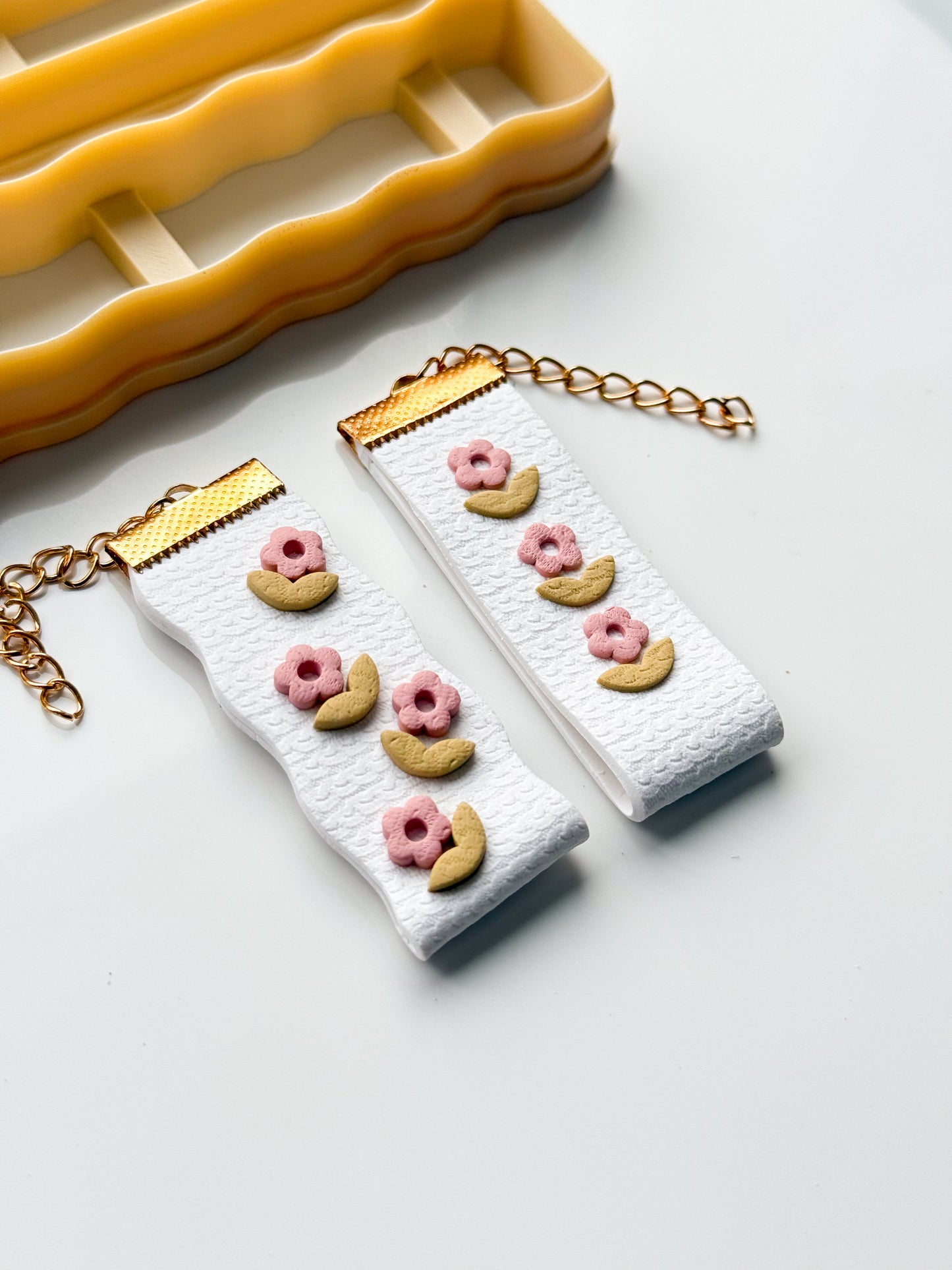 Foldable Keychain Clay Cutter - December Items
