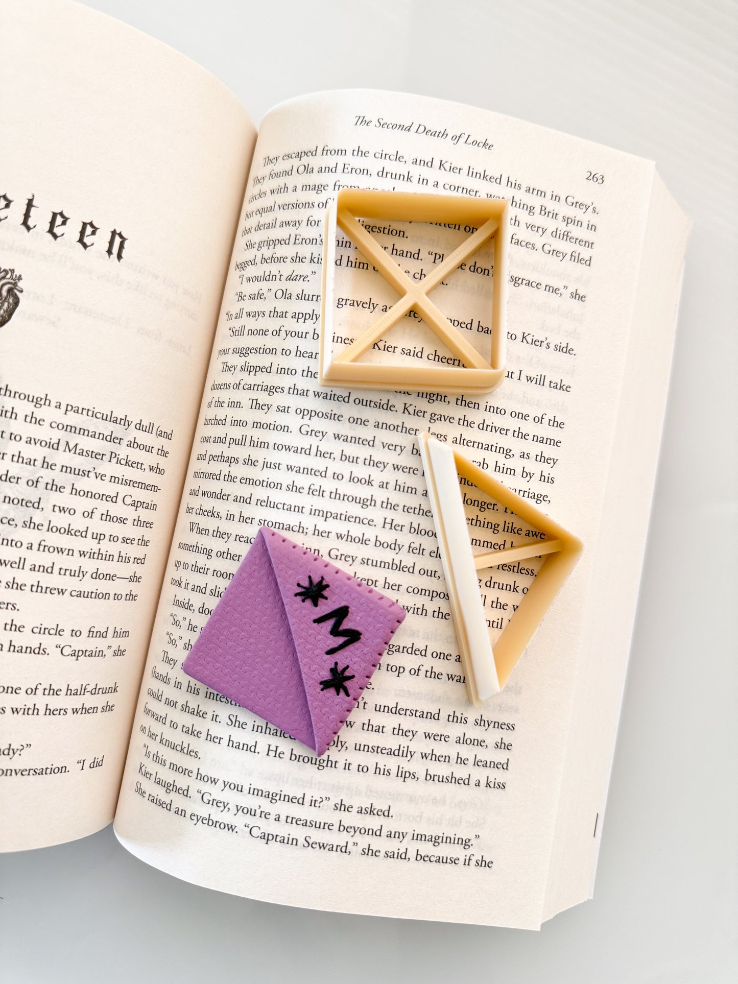 Corner Bookmark Clay Cutter