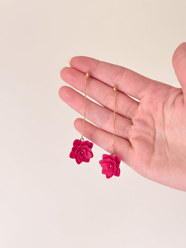 Boucles d'oreilles pendantes à fleurs roses