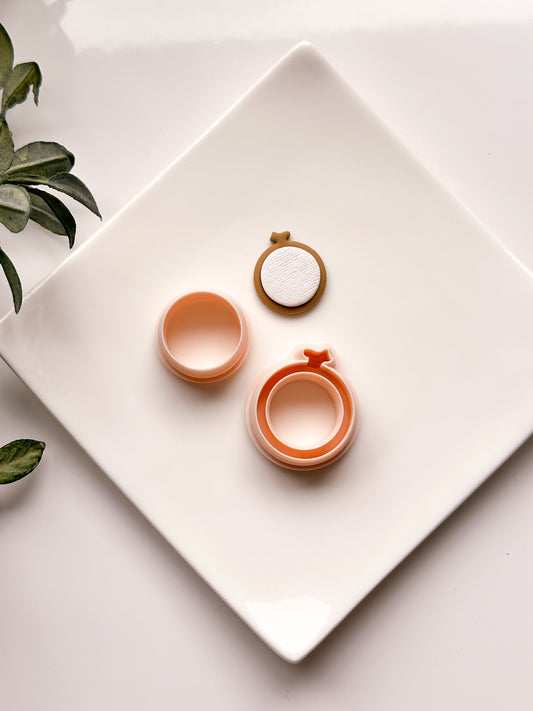 Embroidery Hoop + Circle Clay Cutter Set