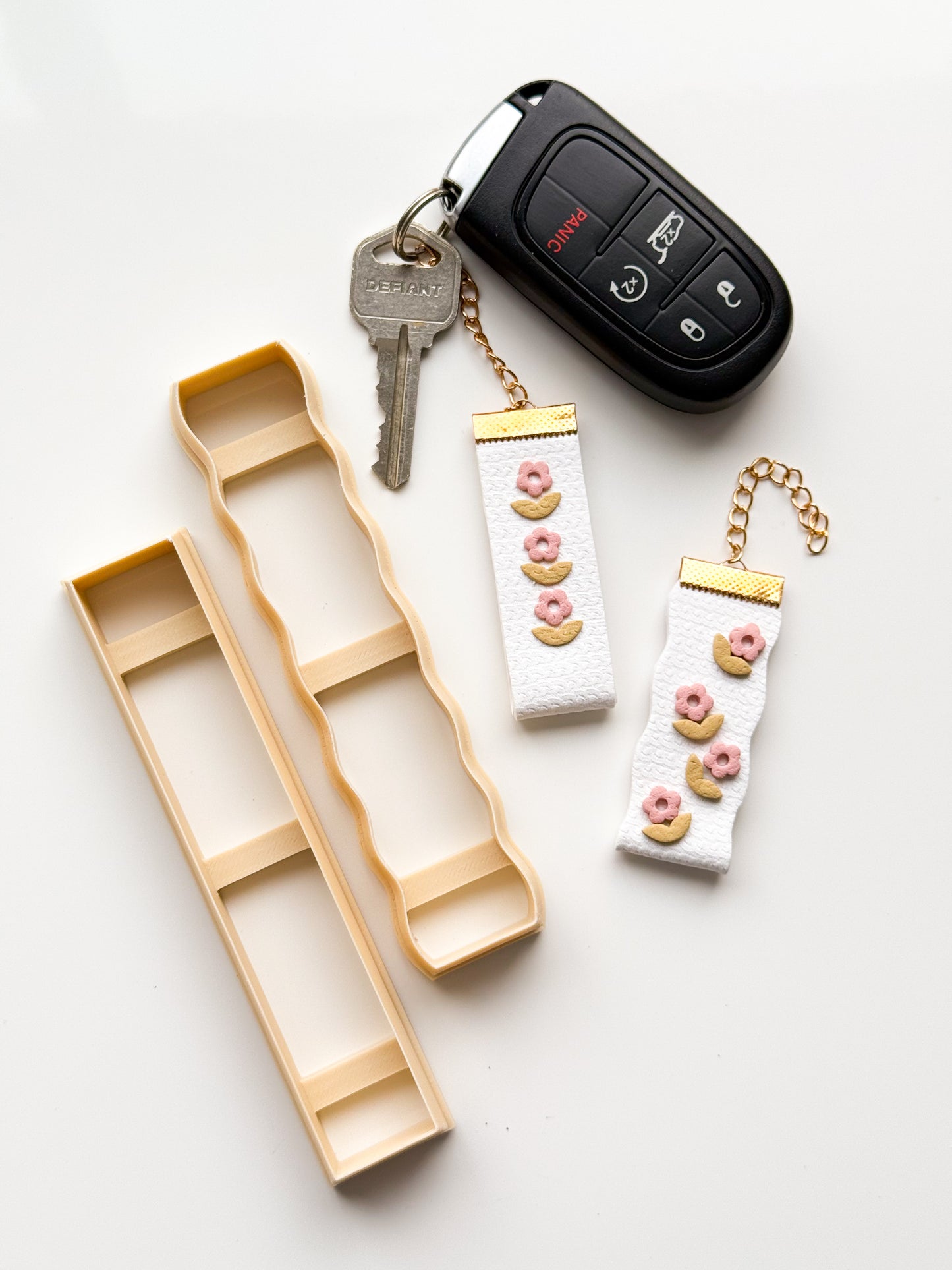 Foldable Keychain Clay Cutter - December Items