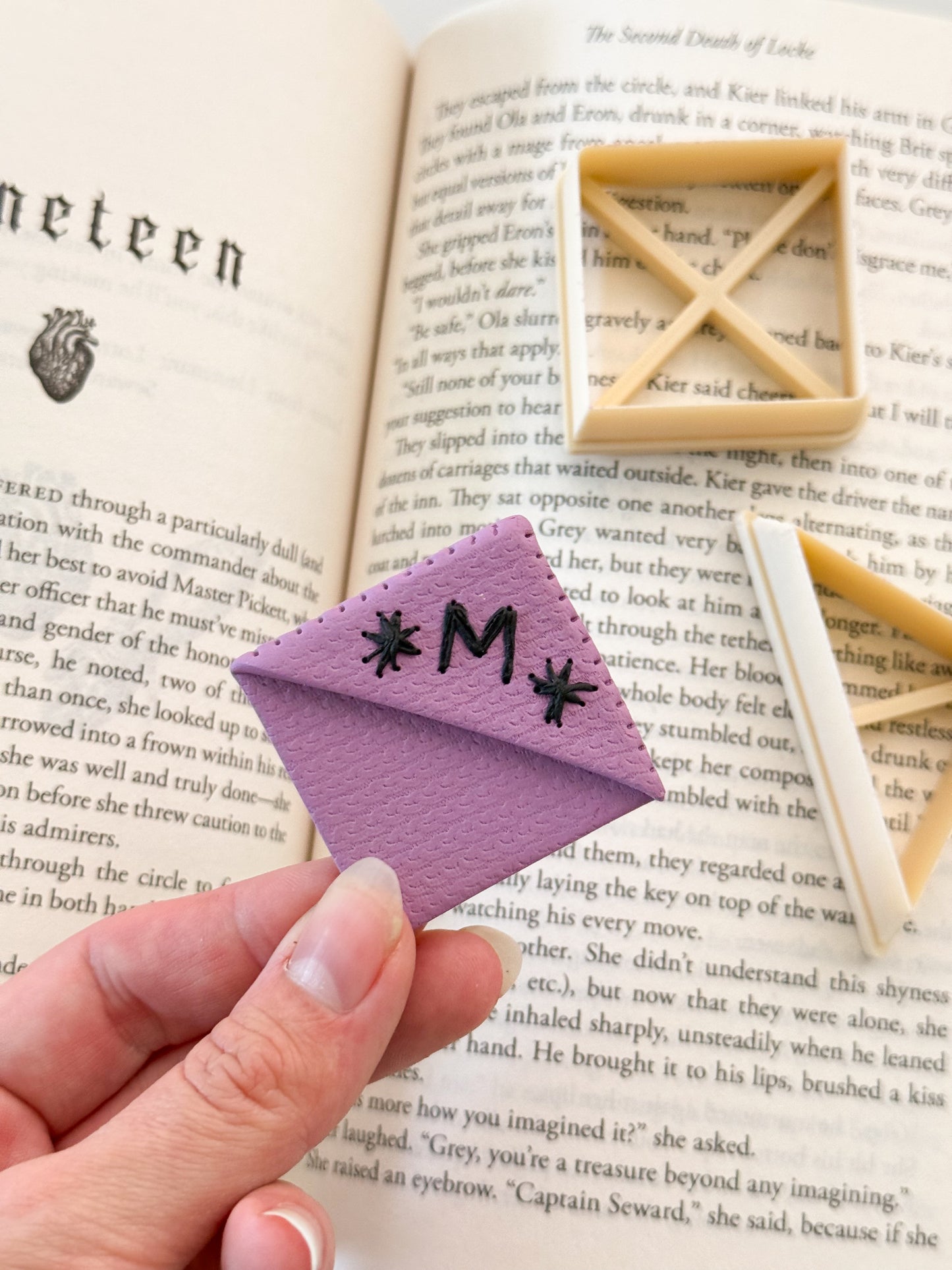 Corner Bookmark Clay Cutter