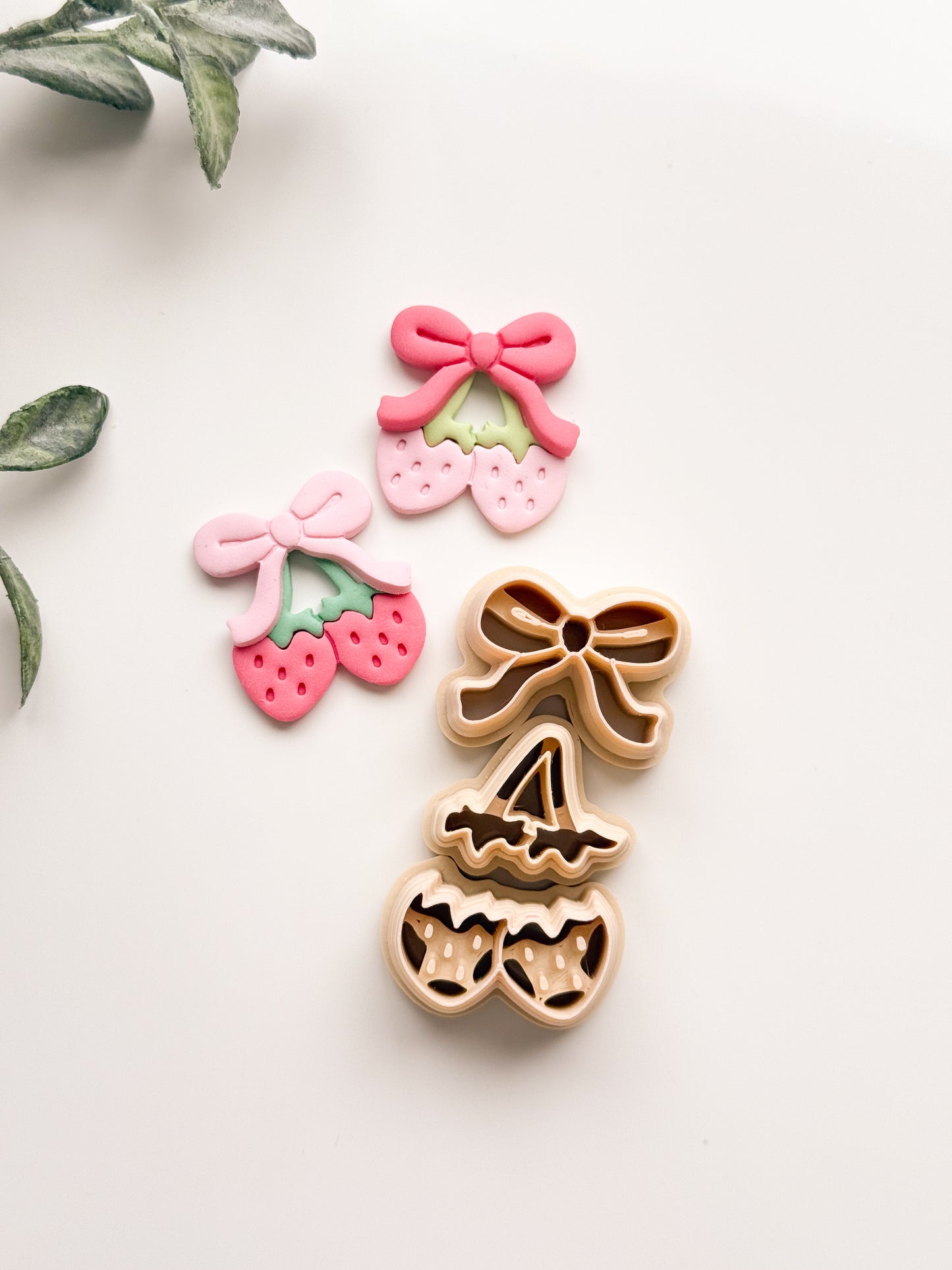 Strawberry Bow Clay Cutter