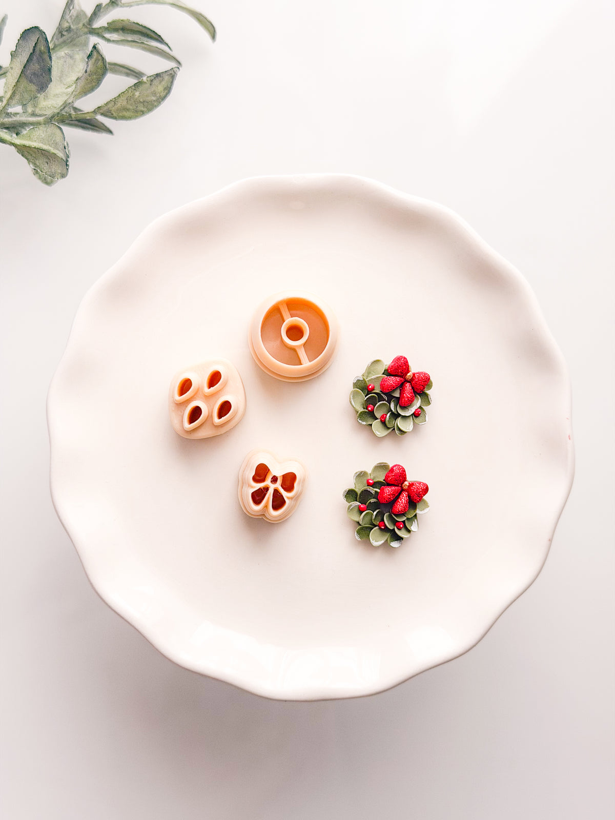 Mini Wreath Builder Clay Cutter