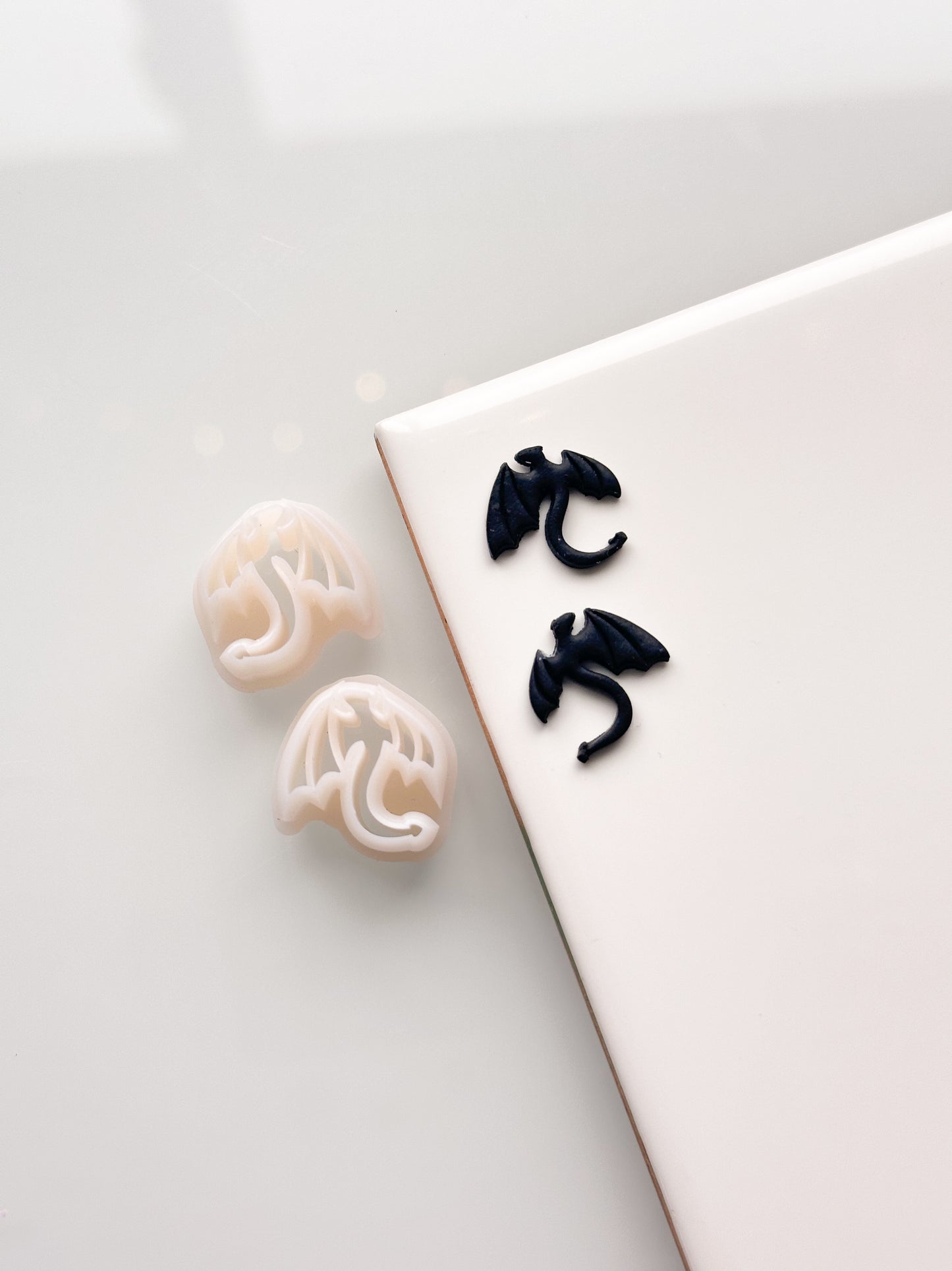 (R) Dragon Studs Mirrored Clay Cutter Set