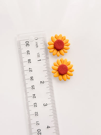 Pretty Sunflower Clay Cutter