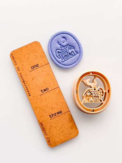 Embossed House Oval Clay Cutter