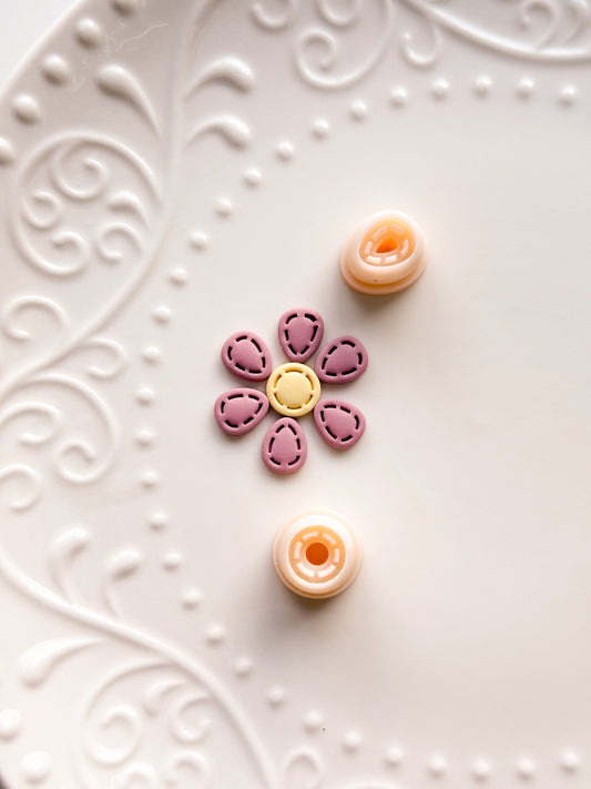 Stitched Flower Petal Pieces Clay Cutter Set