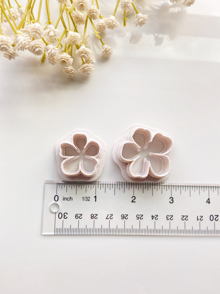 Free Flowing Flower Clay Cutter