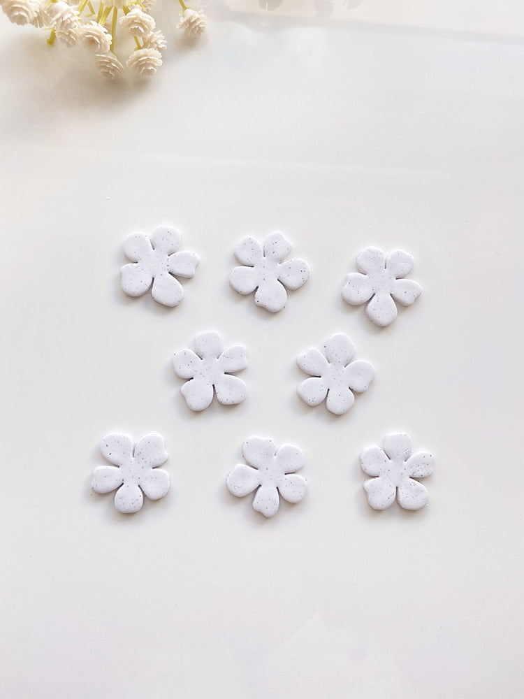 Free Flowing Flower Clay Cutter