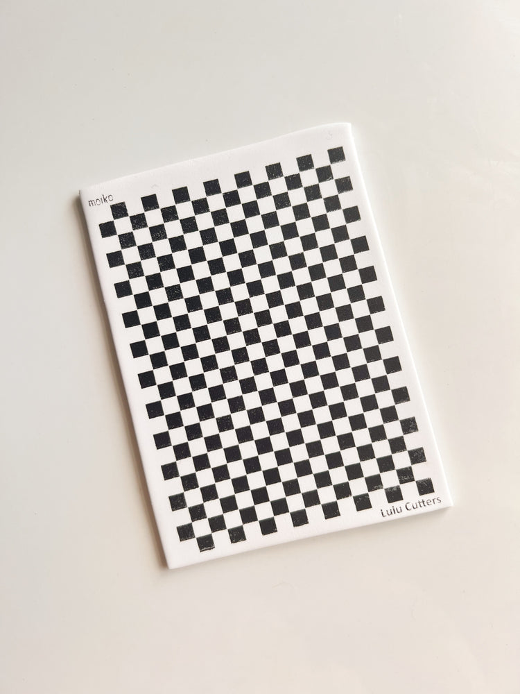 | LC Exclusive | Classic Checkered Silk Screen